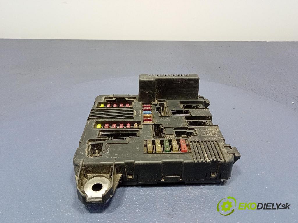 Renault Scenic 0 skrinka Poistky: 8200306032A