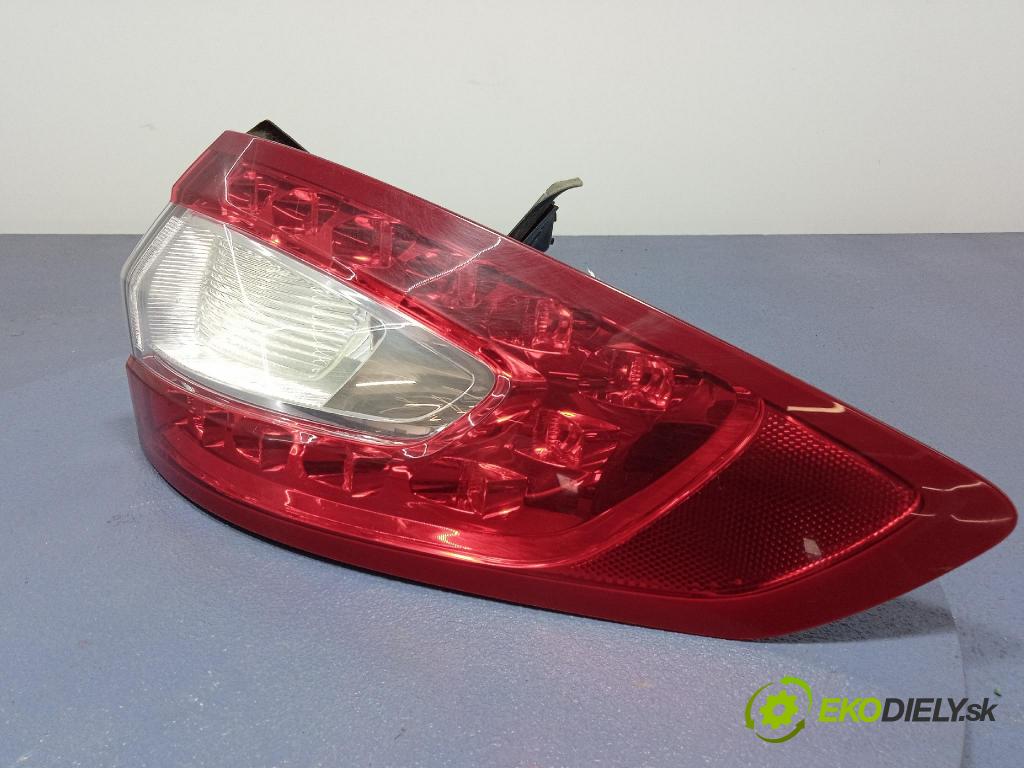 Ford Mondeo 2017 svetlo / reflektor zad Prava: Vonkajsia: DS73-13404-C