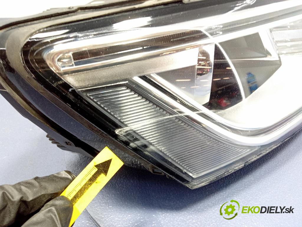 Audi Q5 0 Reflektor: v pravo: 90036429