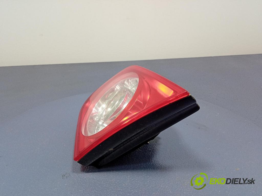 Vw Jetta 2006 svetlo / reflektor zad Prava: Vnútri: 1K5945094