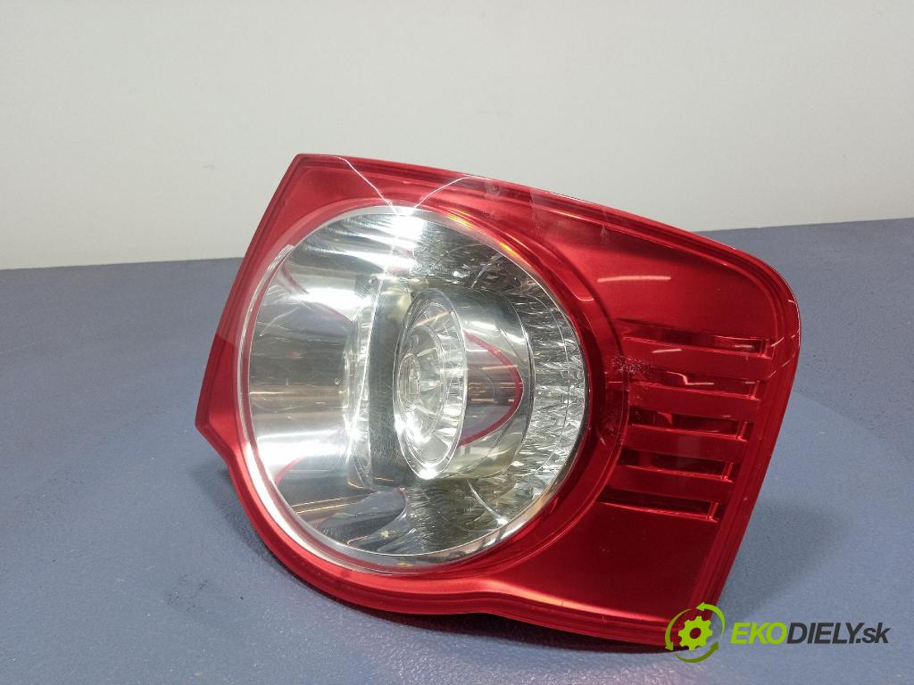 Vw Jetta 2006 svetlo / reflektor zad Prava: Vonkajsia: 1K5945096G