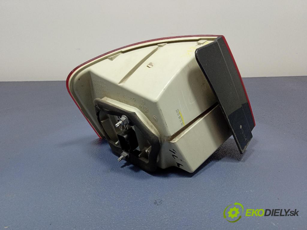 Vw Jetta 2006 svetlo / reflektor zad Prava: Vonkajsia: 1K5945096G