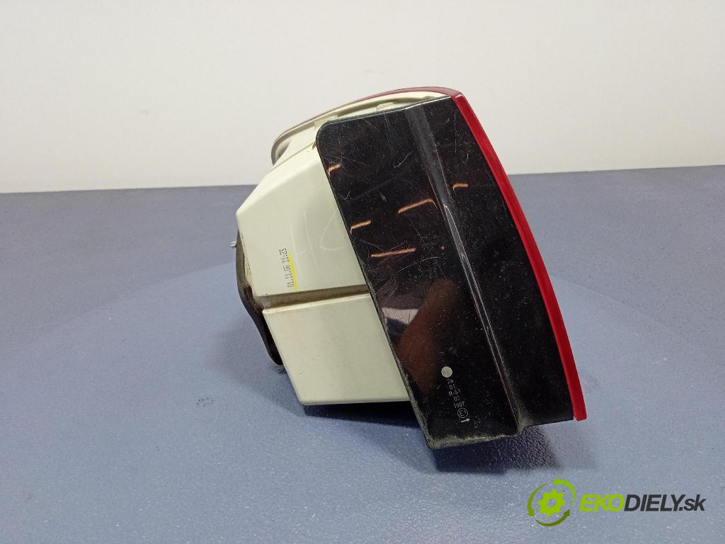 Vw Jetta 2006 svetlo / reflektor zad Prava: Vonkajsia: 1K5945096G