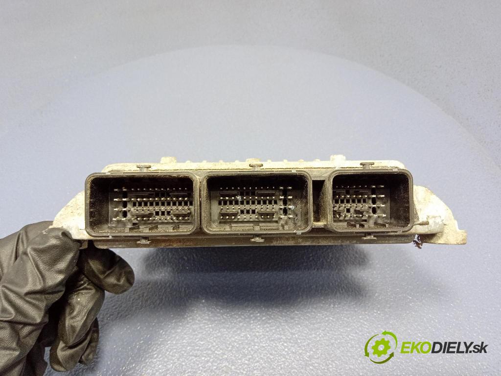 Citroen C8 2009 řídící jednotka Motor: 9665100380