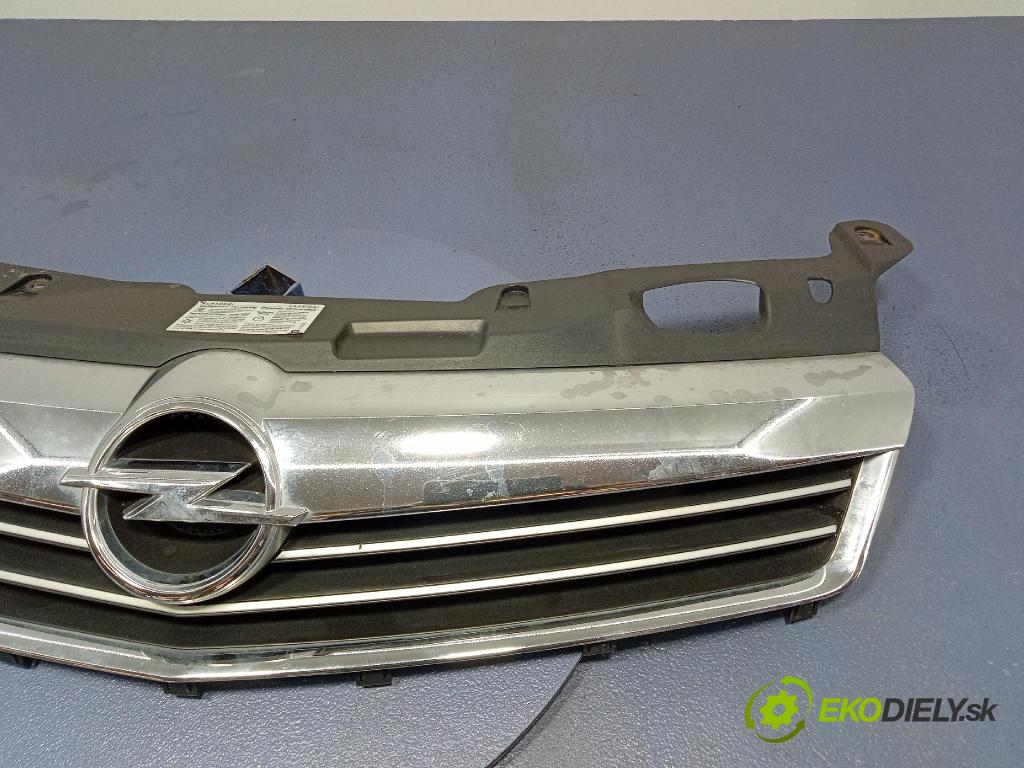 Opel Astra 2010 miežka / Gril: 13225775