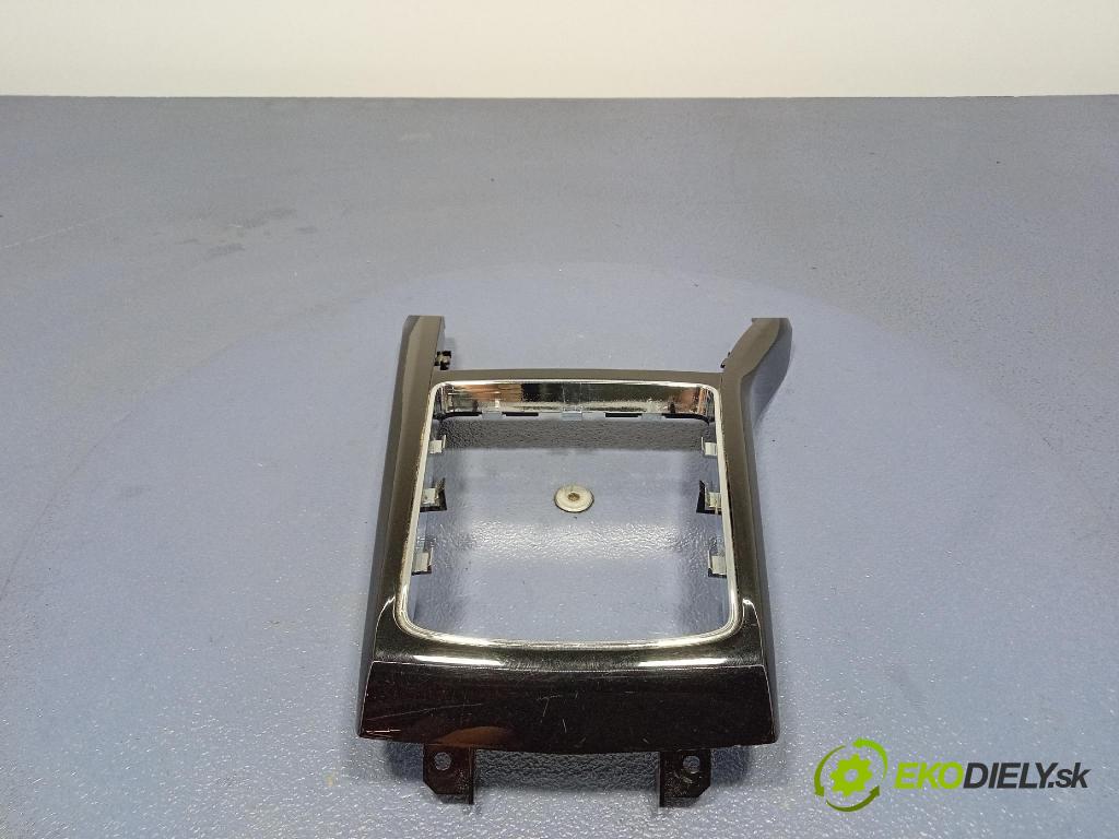 Opel Astra 2010 lišta Dekoratívne: Vnútri: 13116961