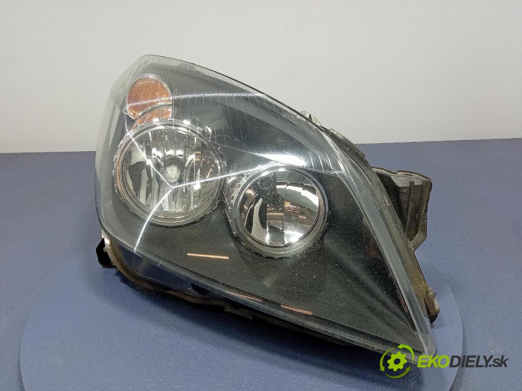 Opel Astra 2010 Reflektor: v pravo: 24451033