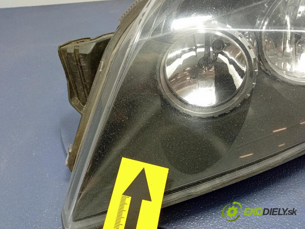 Opel Astra 2010 Reflektor: Vľavo: 24451032
