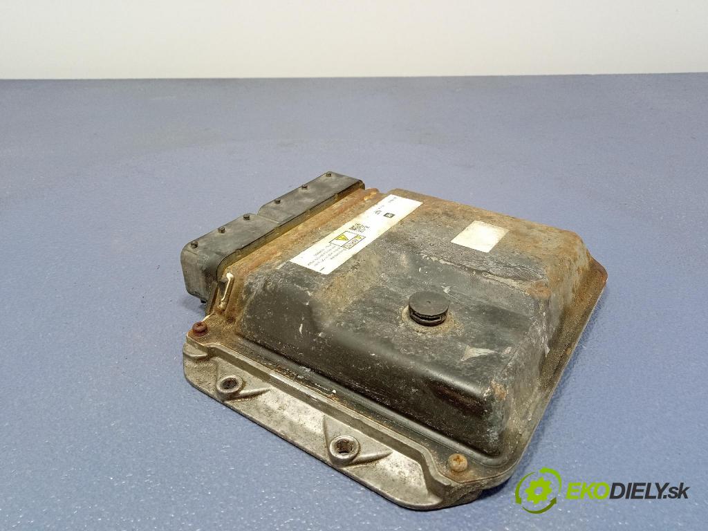 Opel Astra 2010 riadiaca jednotka Motor: 55571776