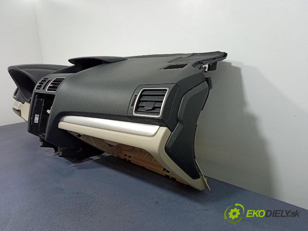 Subaru Xv 2015 kokpit,pristrojová doska 66040-FJ010
