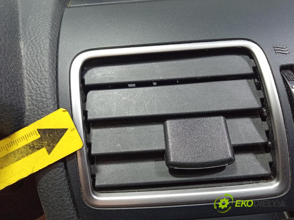 Subaru Xv 2015 kokpit,pristrojová doska 66040-FJ010