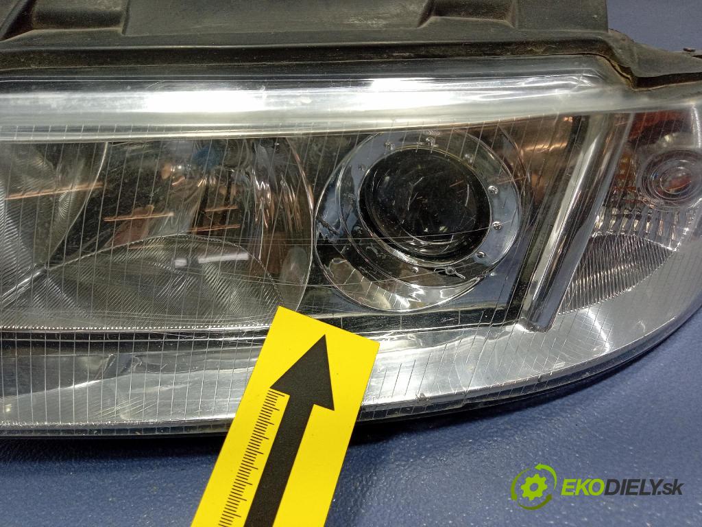 Audi A4 1999 světlo Levý: 