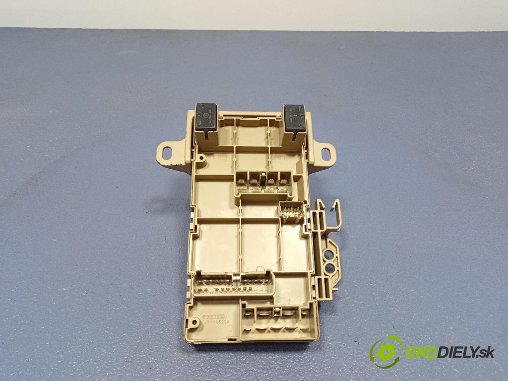Subaru Xv 2015 skrinka Poistky: 82201FJ110