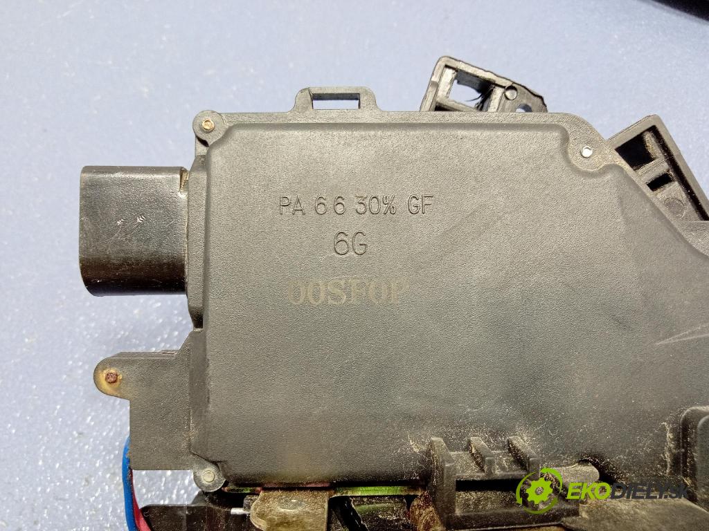 Audi A4 2001 zámek dveře Zad: Levý: 