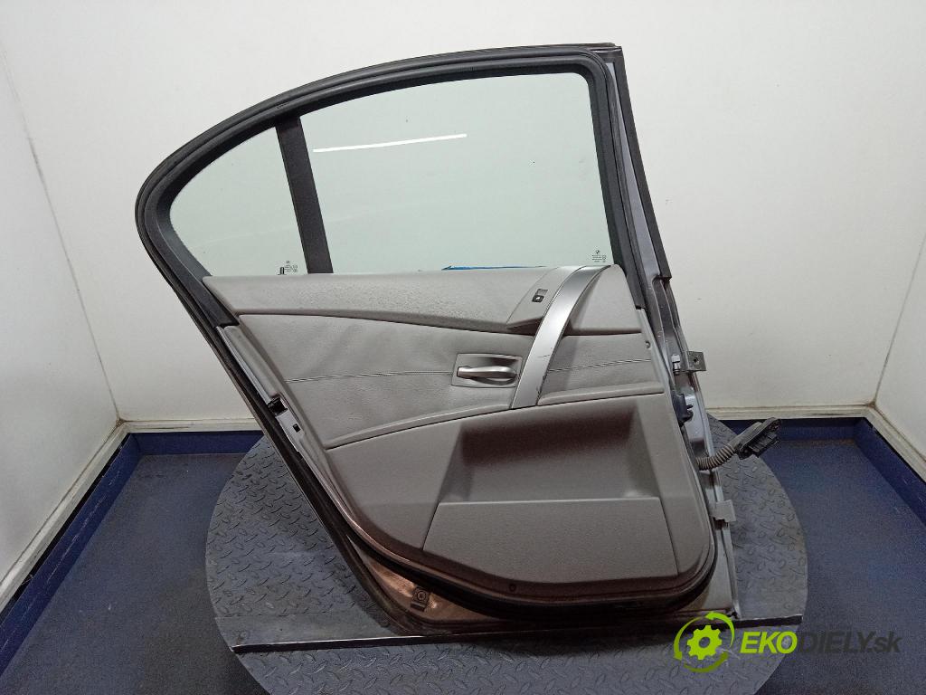 Bmw Seria 5 2005 dvere zad Vľavo: