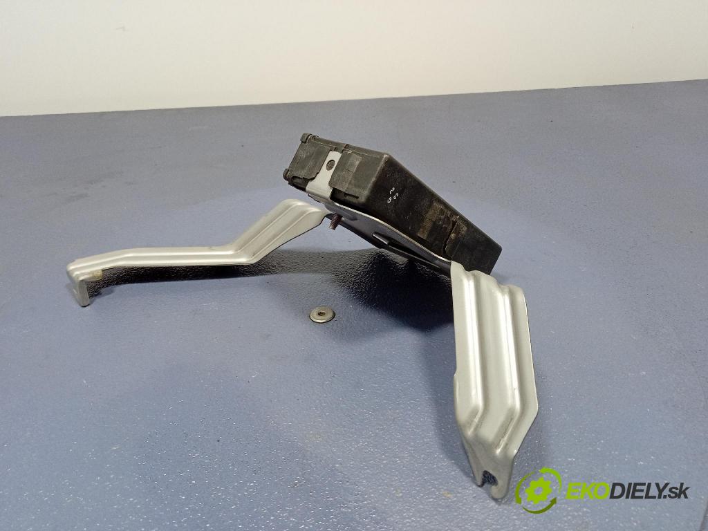 Subaru Xv 2015 riadiaca jednotka Motor: 22765AH491
