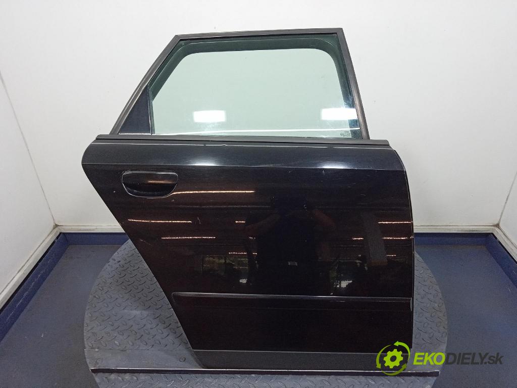 Audi A4 2001 dvere zad pravé