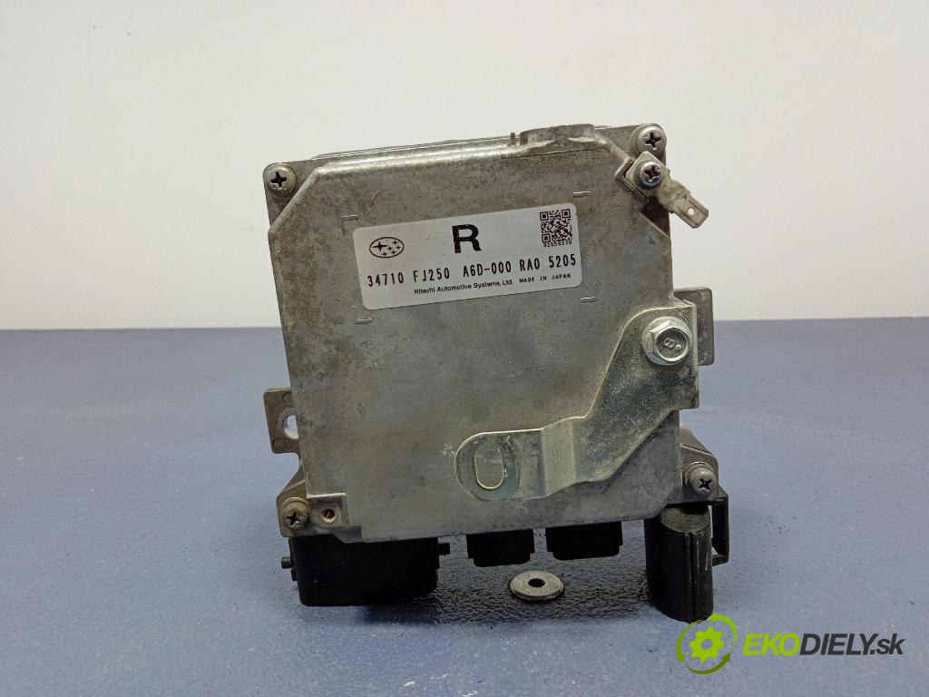 Subaru Xv 2015 riadiaca jednotka 34710FJ250