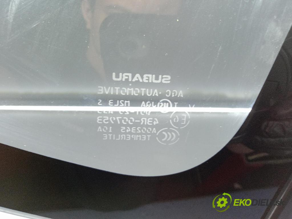Subaru Xv 2015 sklo Karosérie: Zad: