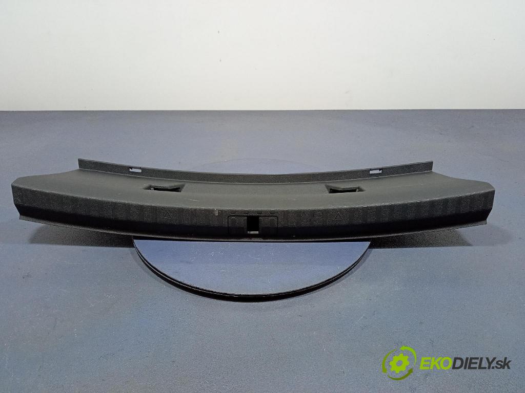 Skoda Octavia 2020 kryt Plast: Interiéry: 5E6863459A