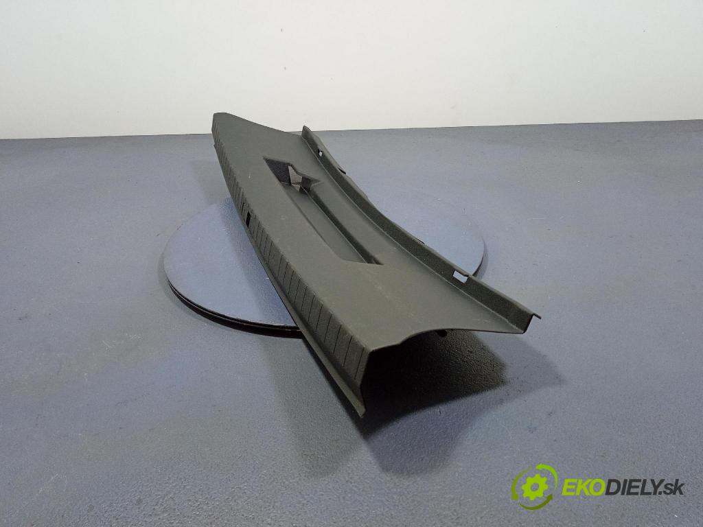 Skoda Octavia 2020 kryt Plast: Interiéry: 5E6863459A