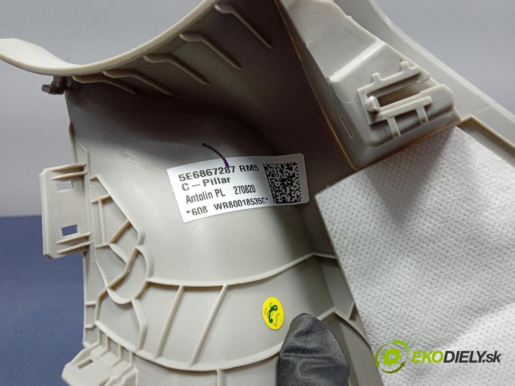 Skoda Octavia 2020 kryt Plast: Interiéry: 5E6867287