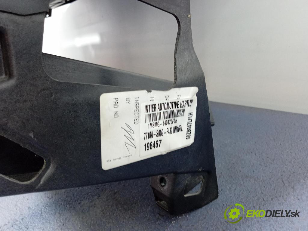 Honda Civic 2007 kokpit,pristrojová doska