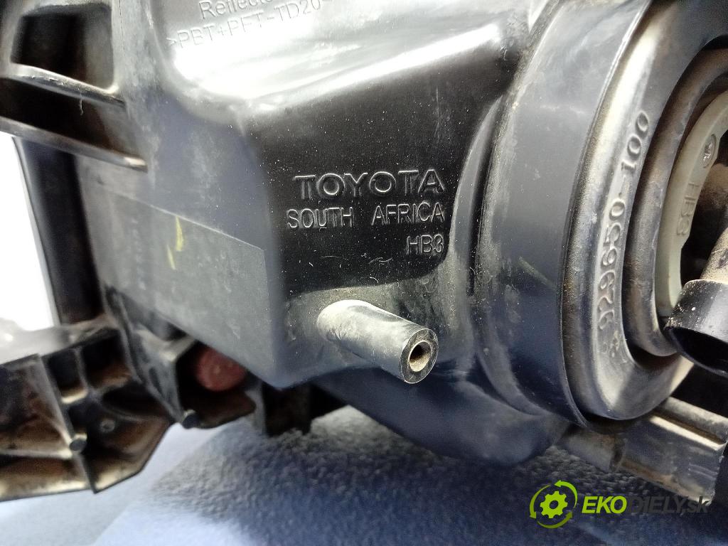 Toyota Hilux 0 Reflektor: v pravo: 1EJ-923364-040