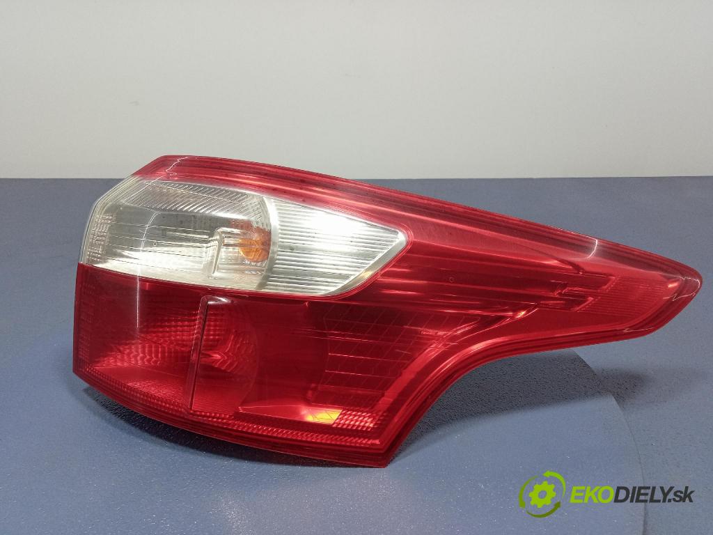 Ford Focus 2014 svetlo / reflektor zad Prava: Vonkajsia: