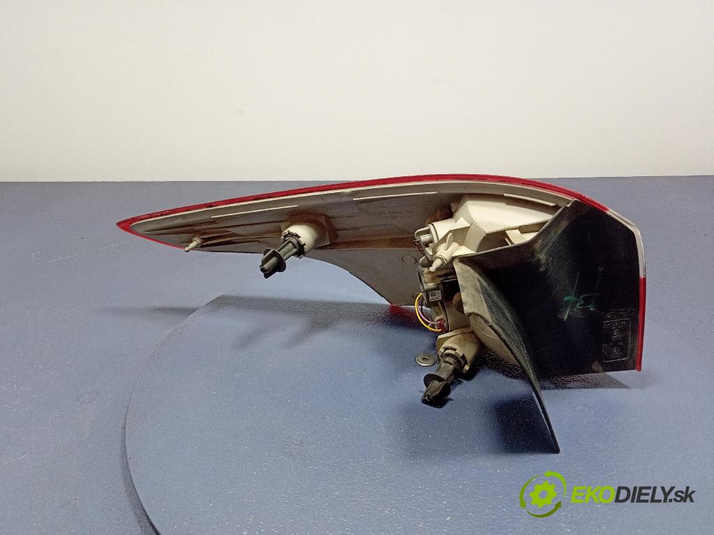 Ford Focus 2014 svetlo / reflektor zad Prava: Vonkajsia:
