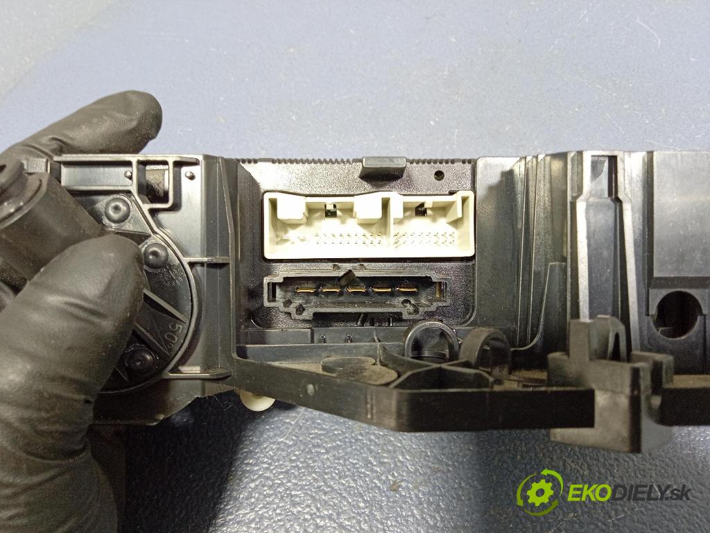 Vw Passat 2006 prepínač Klimatizácia: Prúd vzduchu:
