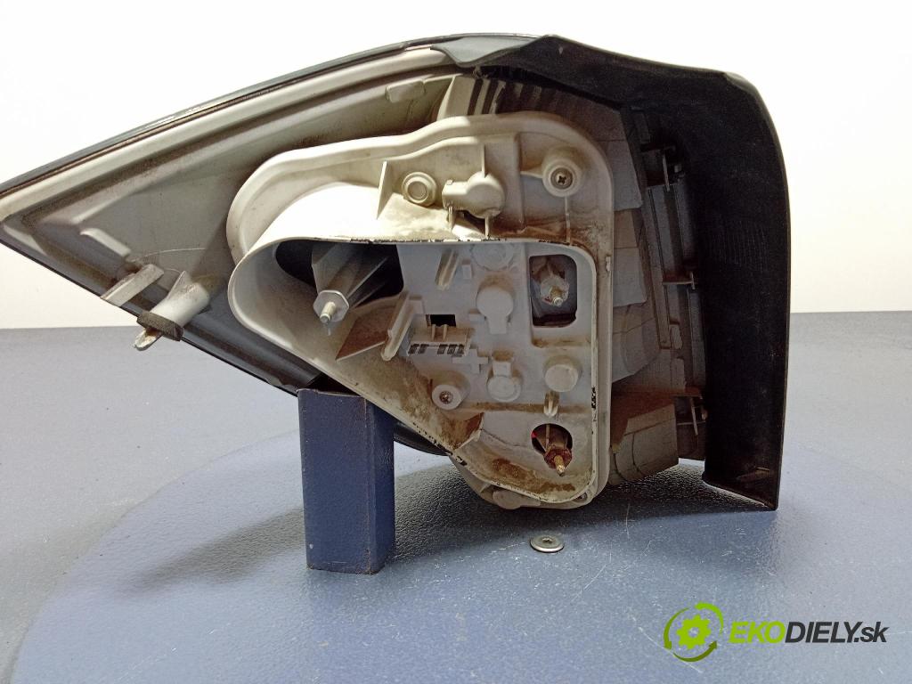 Opel Astra 2004 svetlo / reflektor zad Prava: Vonkajsia: 24451840