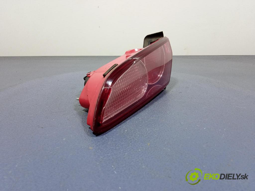 Alfa romeo 159 2007 svetlo / reflektor zad Prava: Vnútri: