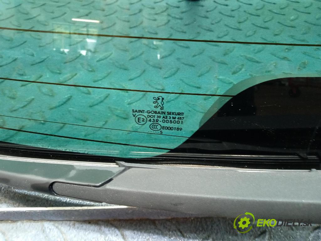 Peugeot 407 2005 sklo zadna