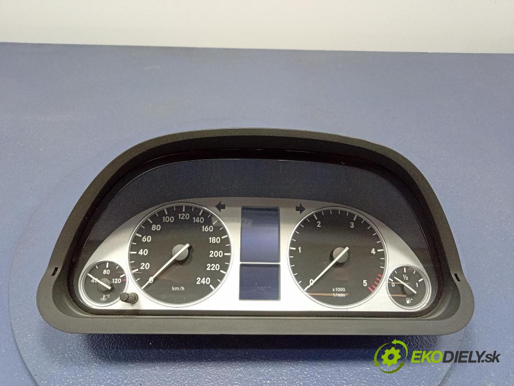 Mercedes B-Klasa 2005 Přístrojová deska