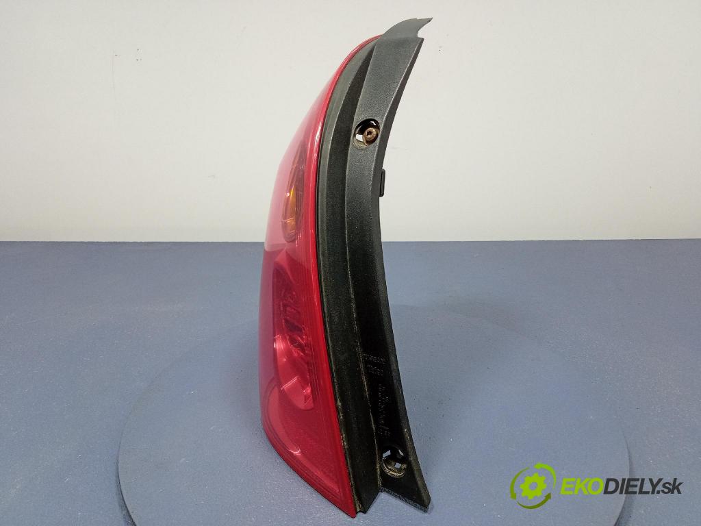 Nissan Primera 2007 svetlo / reflektor zad ľavá Vonkajsia: