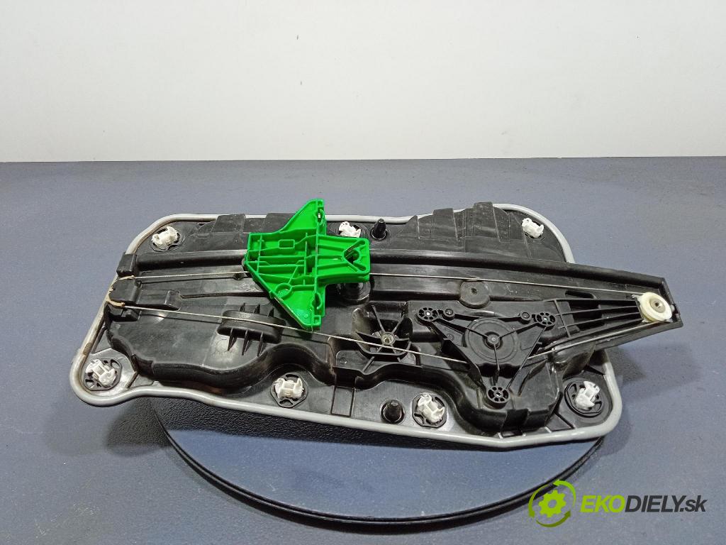 Skoda Octavia 2020 mechanizmus okna Okná: zad v pravo: 5E3839656