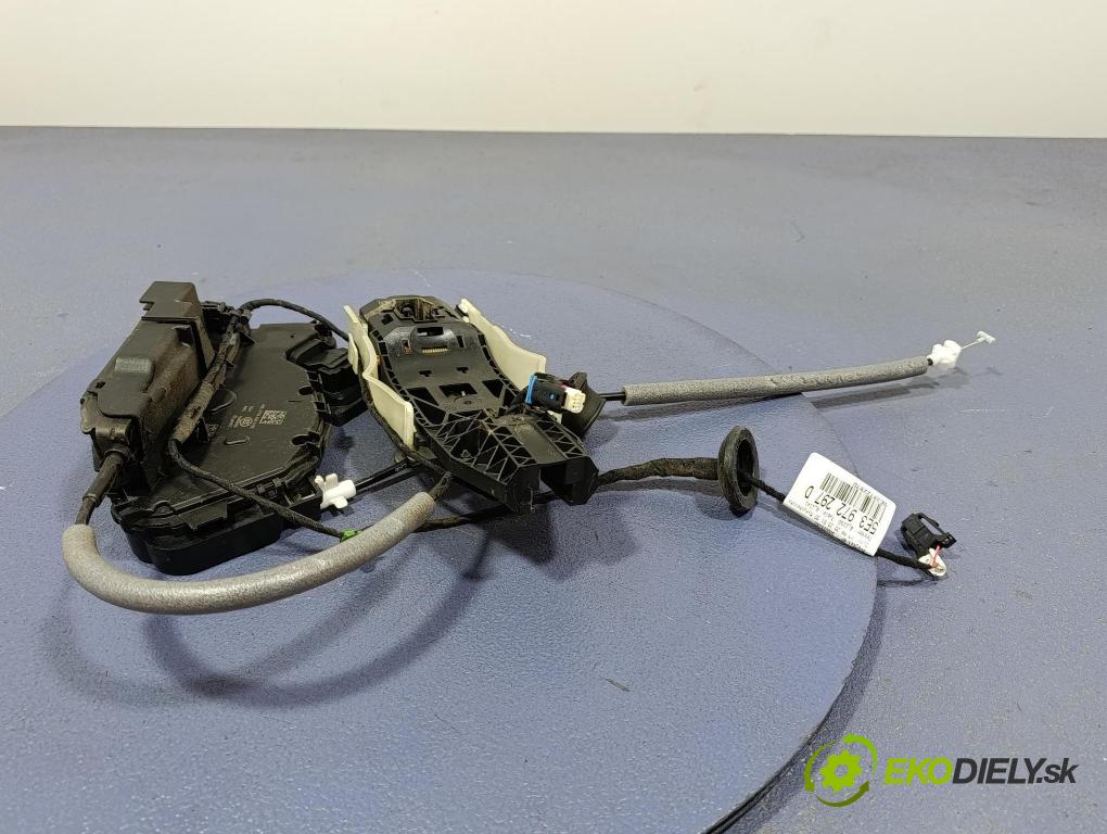 Skoda Octavia 2020 zámok dvere zad v pravo: 5TA839016L
