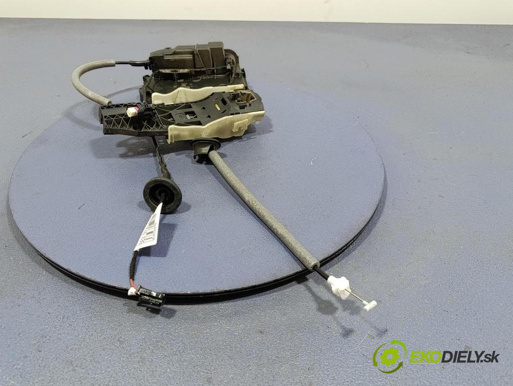 Skoda Octavia 2020 zámok dvere zad v pravo: 5TA839016L