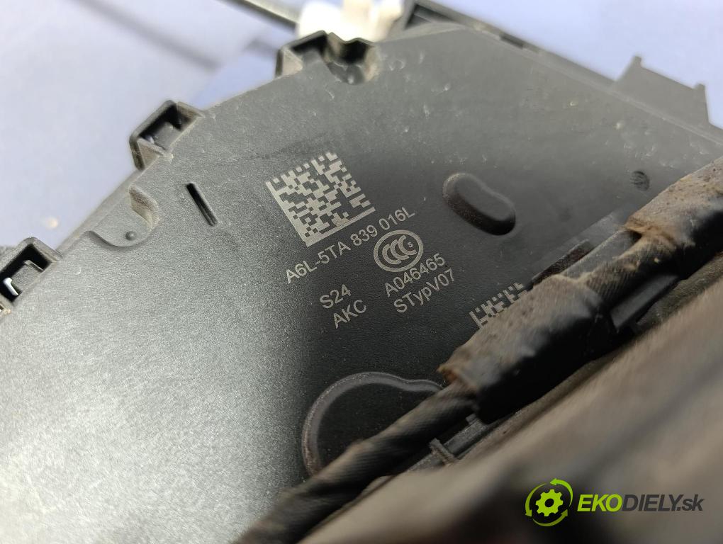 Skoda Octavia 2020 zámek dveře Zad: v pravo: 5TA839016L