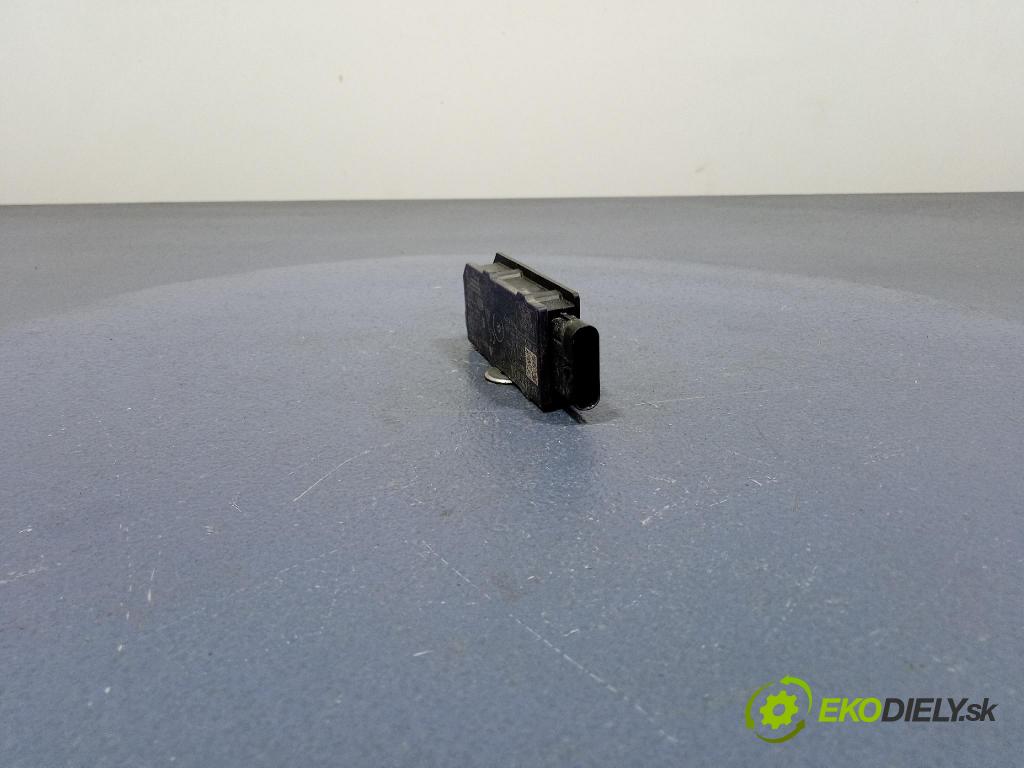 Skoda Octavia 2020 Antena 5WA962133B