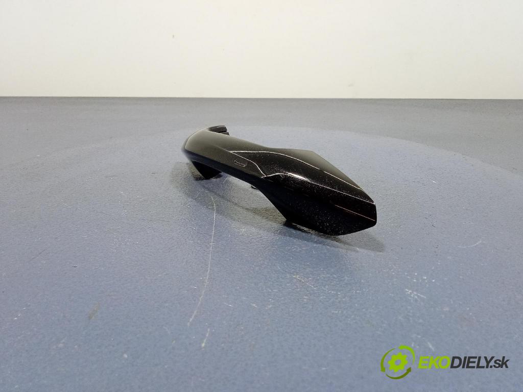 Skoda Octavia 2020 rukoväť zad Prava: