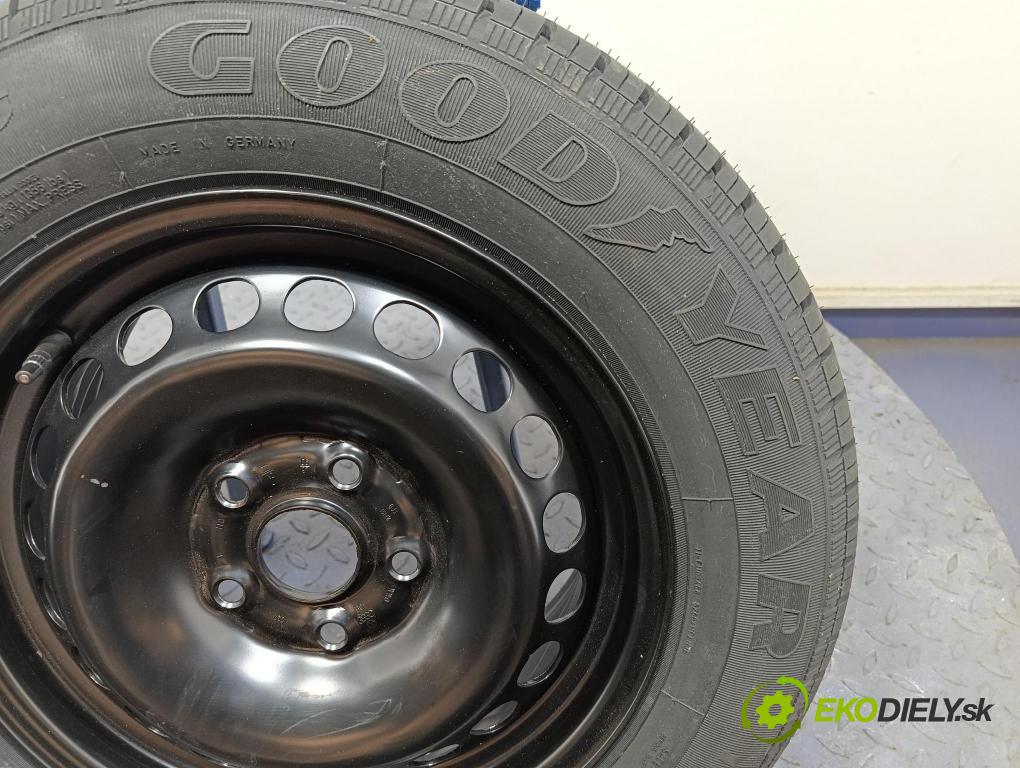Vw Passat 2000 koleso Prístup: 8D0601027