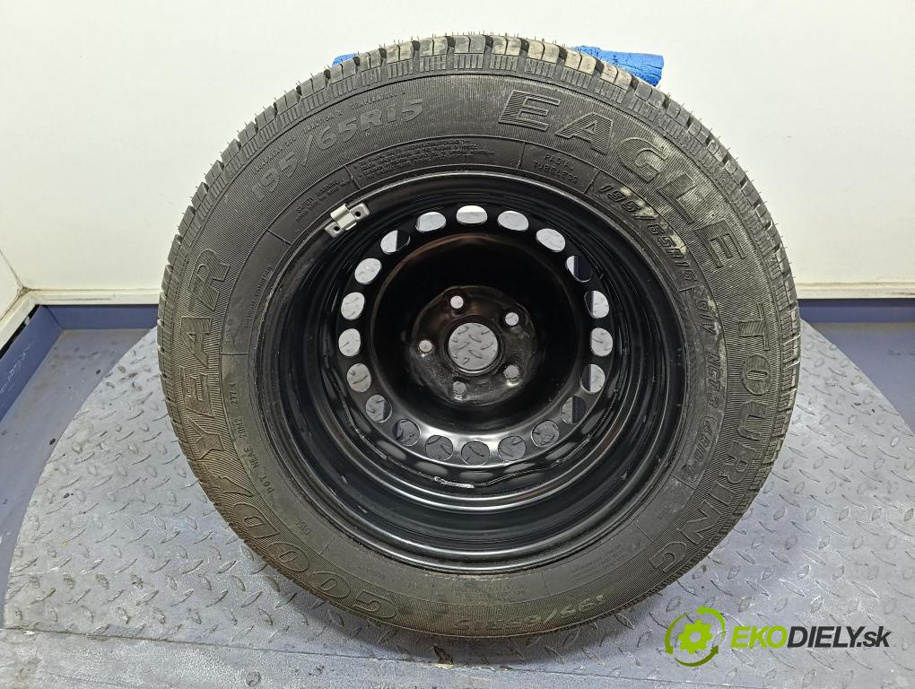 Vw Passat 2000 koleso Prístup: 8D0601027