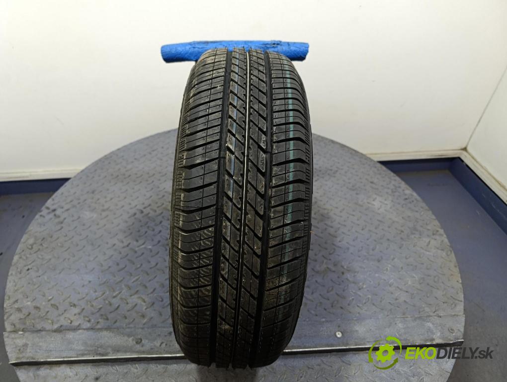 Vw Passat 2000 koleso Prístup: 8D0601027