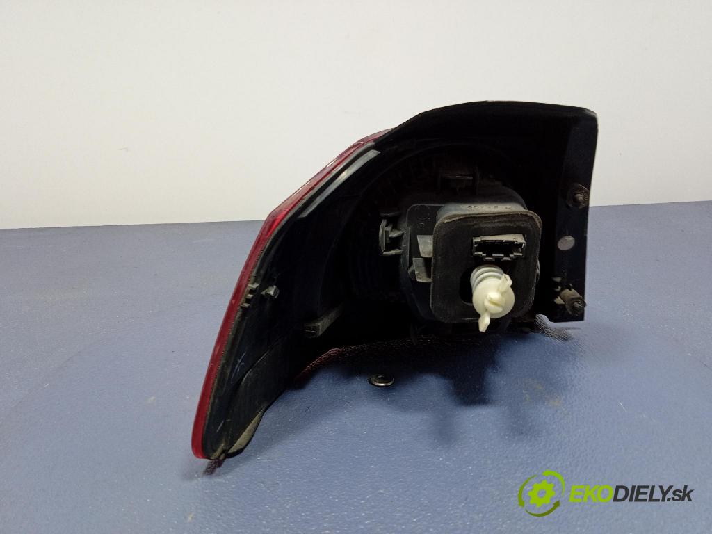 Vw Golf 2012 svetlo / reflektor zad Prava: Vonkajsia: 5K0945096E