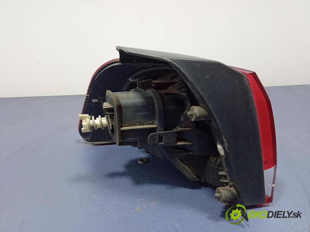 Vw Golf 2012 svetlo / reflektor zad Prava: Vonkajsia: 5K0945096E