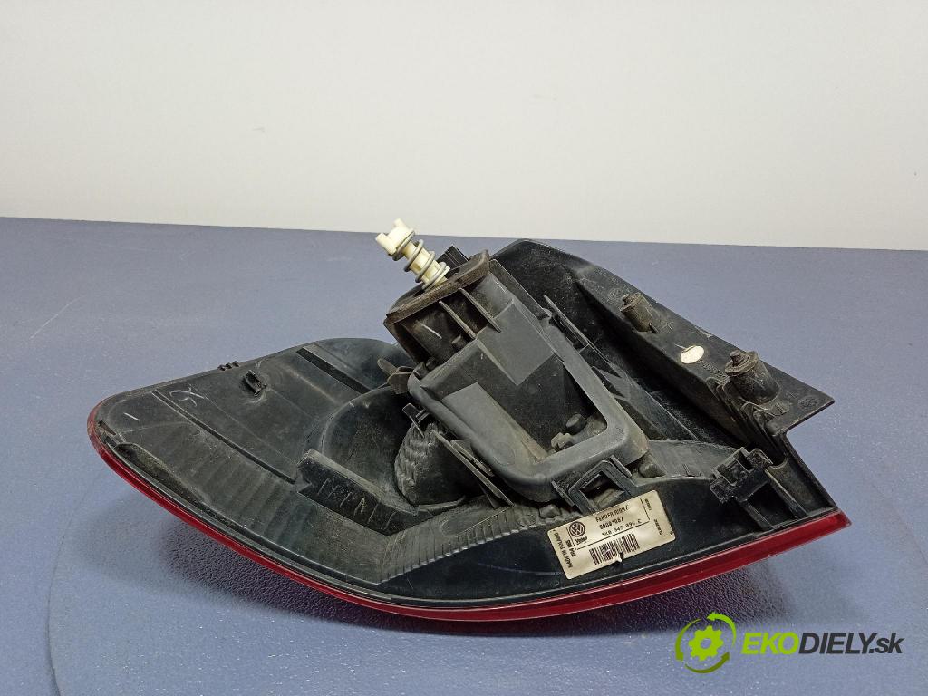 Vw Golf 2012 svetlo / reflektor zad Prava: Vonkajsia: 5K0945096E