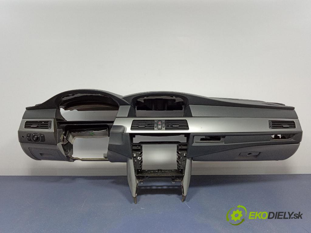 Bmw Seria 5 2005 kokpit,pristrojová doska 7156287