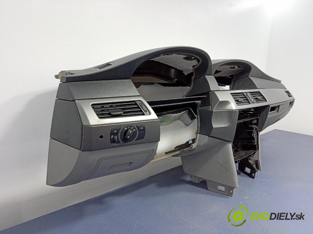 Bmw Seria 5 2005 kokpit,pristrojová doska 7156287